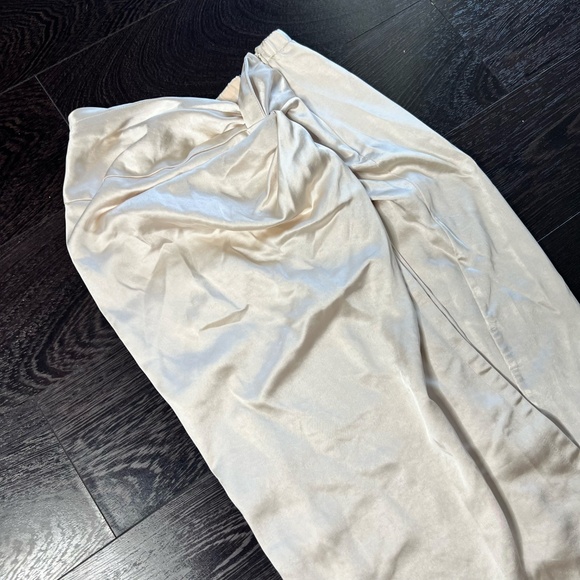 Linen And Dot Long Cream REAL Silk Twist Skirt - Picture 1 of 7